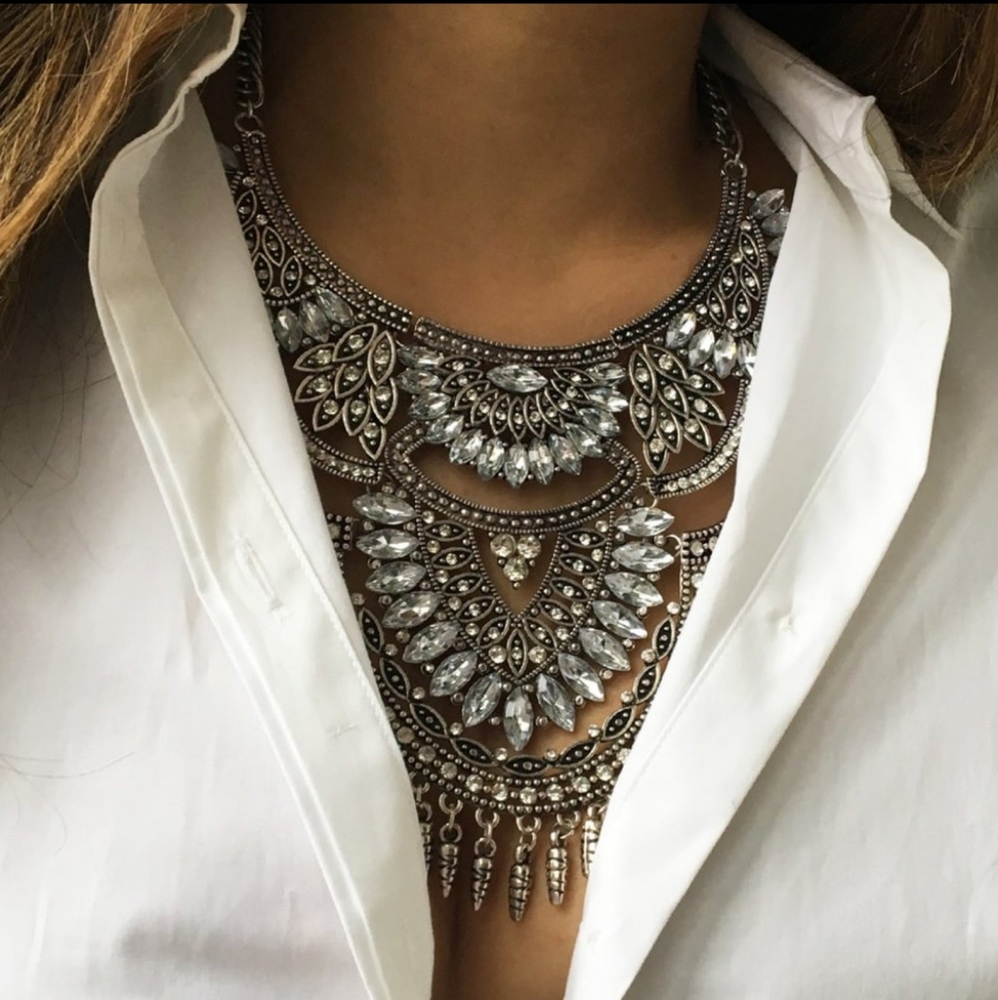 ✨NWT Crystal Silver Bohemian Statement Necklace
